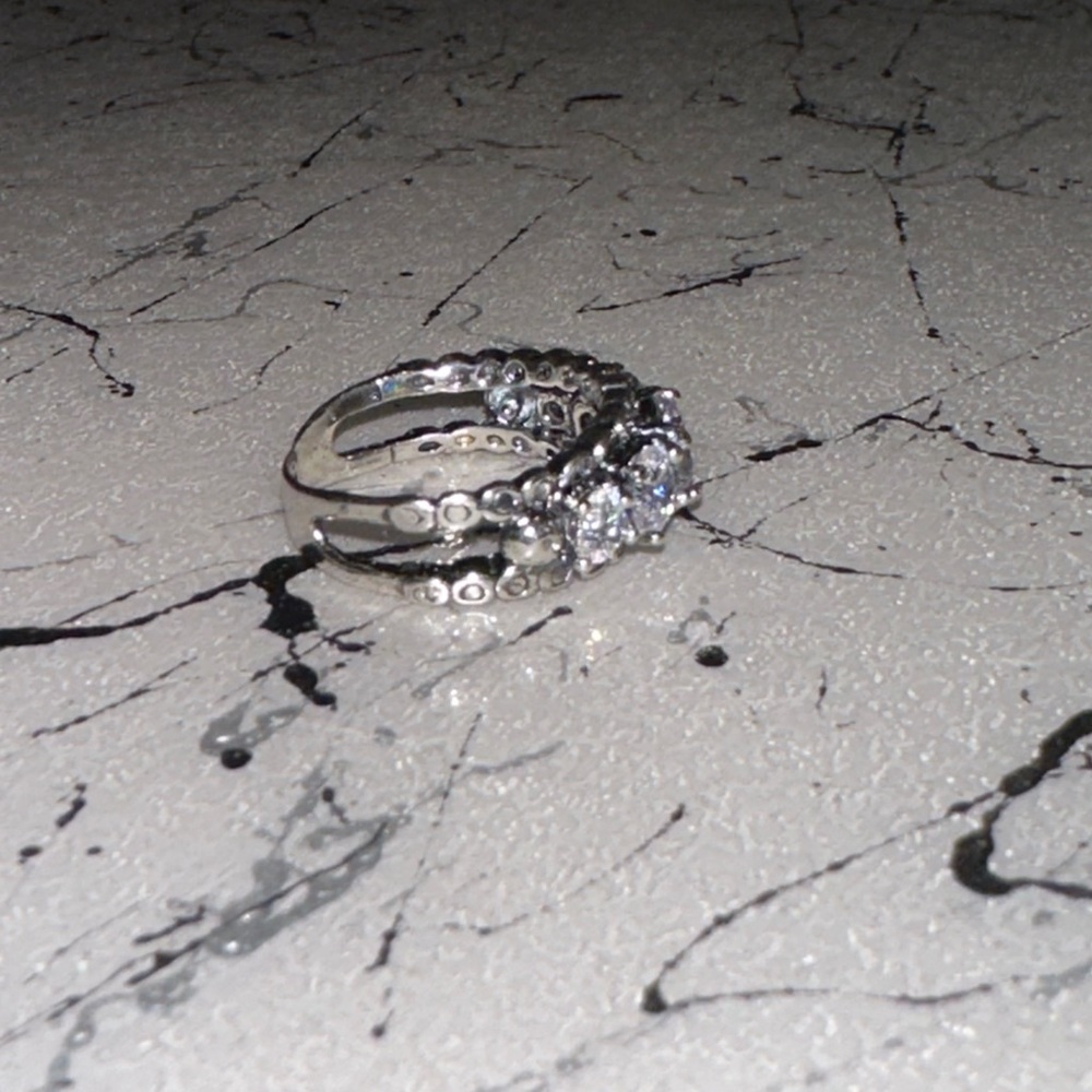 Silver ring - Picture 4 of 4